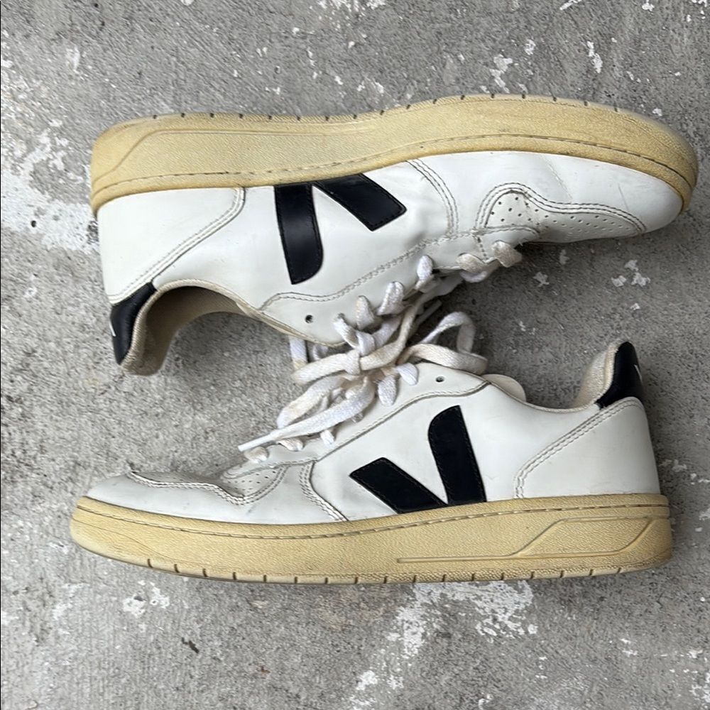 Veja low top trainers